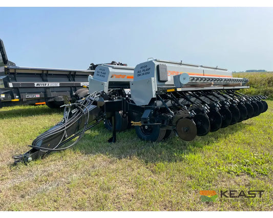 Crustbuster 4030 All Plant 30’ Drill 10’’ Spacing Mechanical Drive Drills and Seeders