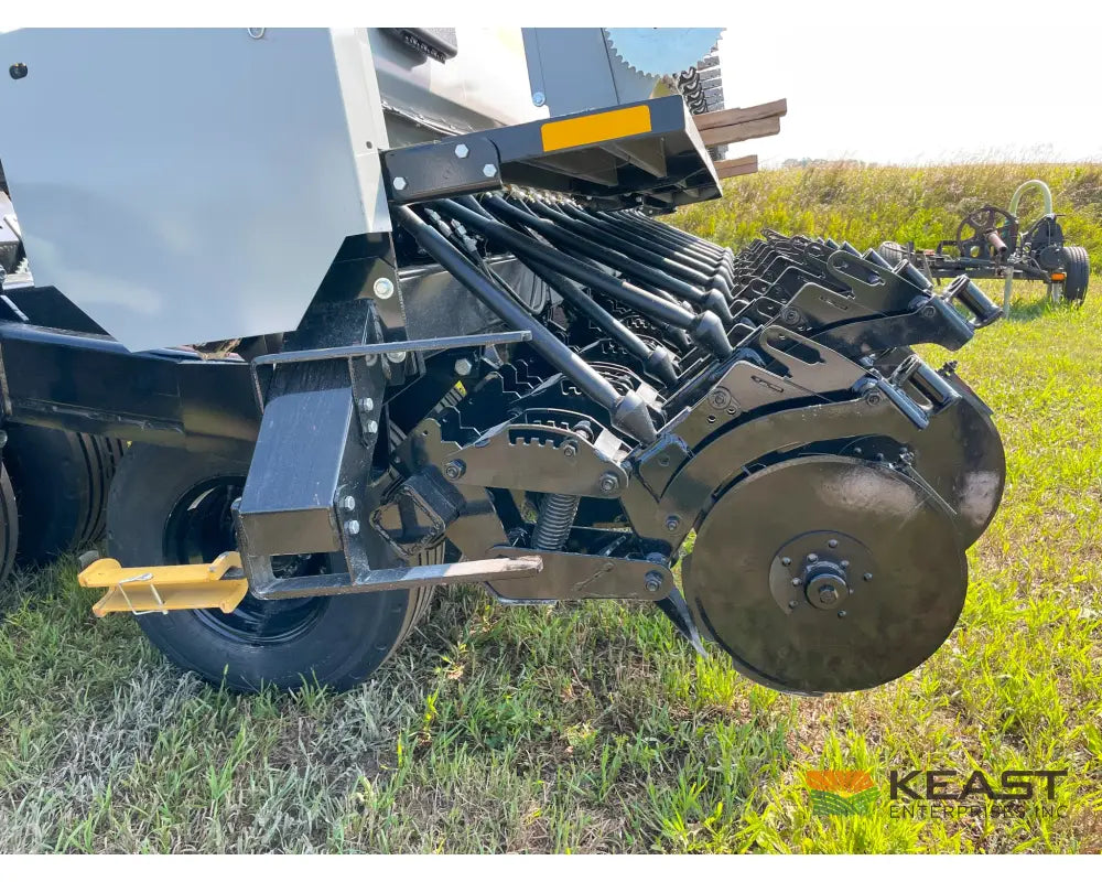 Crustbuster 4030 All Plant 30’ Drill 10’’ Spacing Mechanical Drive Drills and Seeders