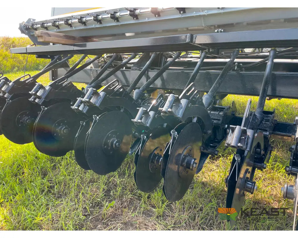 Crustbuster 4030 All Plant 30’ Drill 10’’ Spacing Mechanical Drive Drills and Seeders