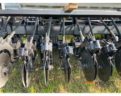 Crustbuster 4030 All Plant 30’ Drill 10’’ Spacing Mechanical Drive Drills and Seeders