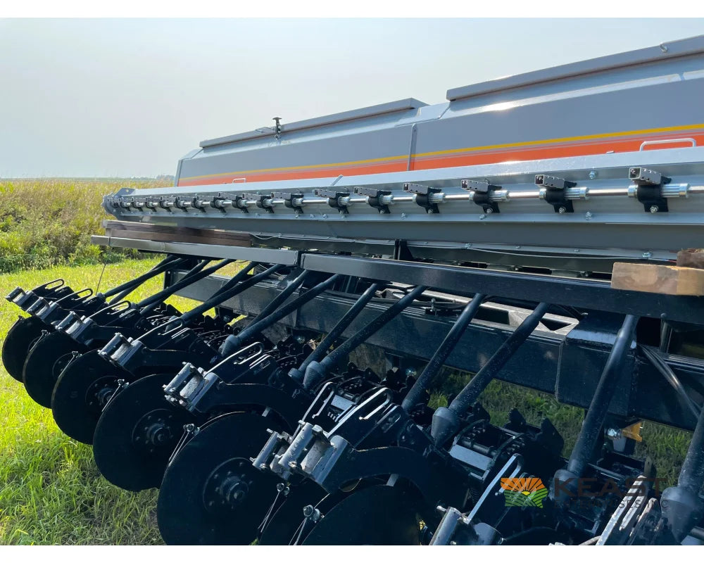 Crustbuster 4030 All Plant 30’ Drill 10’’ Spacing Mechanical Drive Drills and Seeders