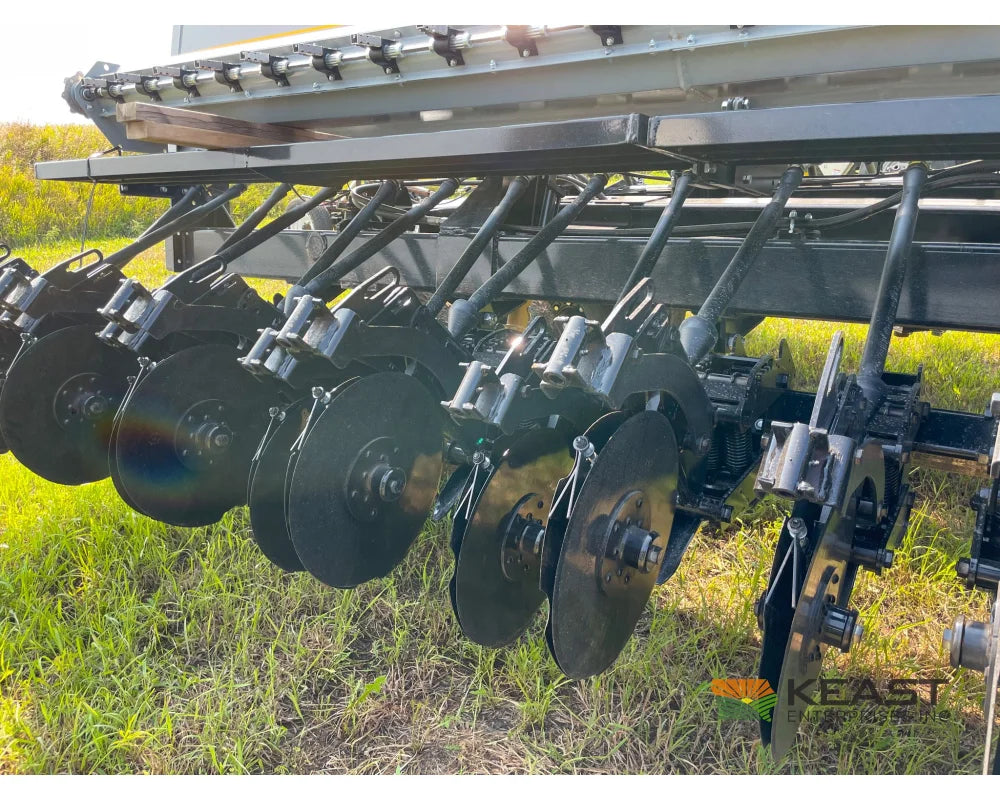Crustbuster 4030 All Plant 30’ Drill 10’’ Spacing Mechanical Drive Drills and Seeders