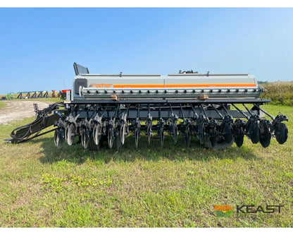 Crustbuster 4030 All Plant 30’ Drill 10’’ Spacing Mechanical Drive Drills and Seeders
