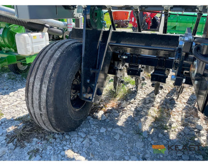 Crustbuster 4610 All Plant 10’ Drill 10’’ Spacing Mechanical Drive Drills and Seeders