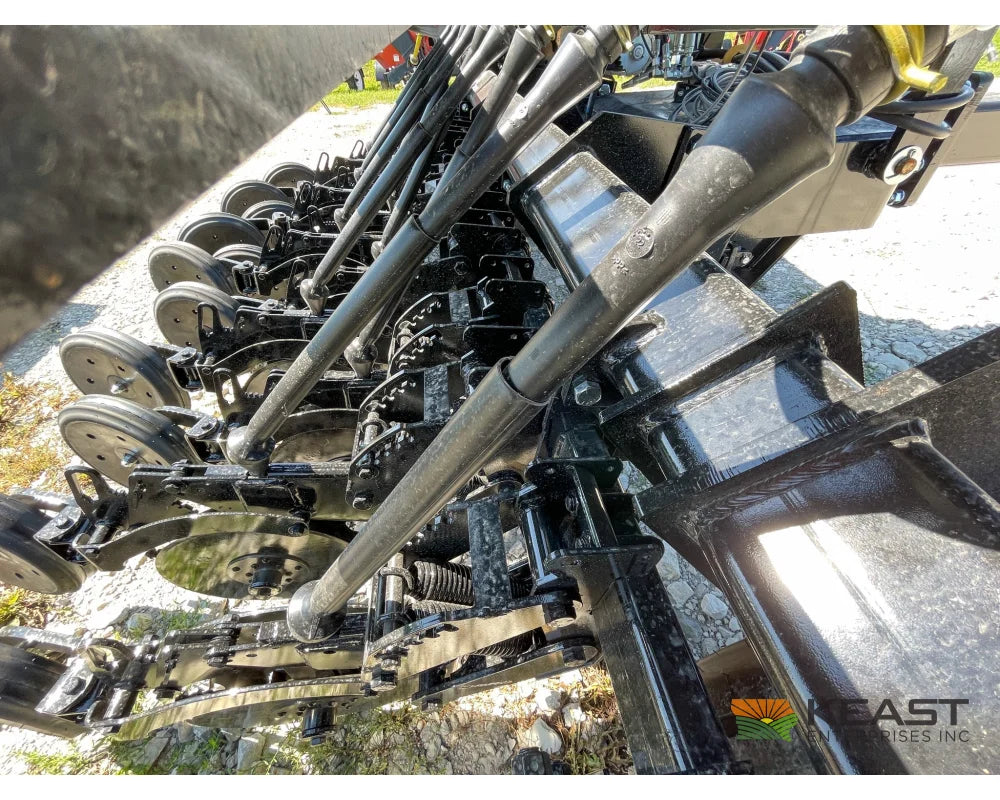 Crustbuster 4610 All Plant 10’ Drill 10’’ Spacing Mechanical Drive Drills and Seeders