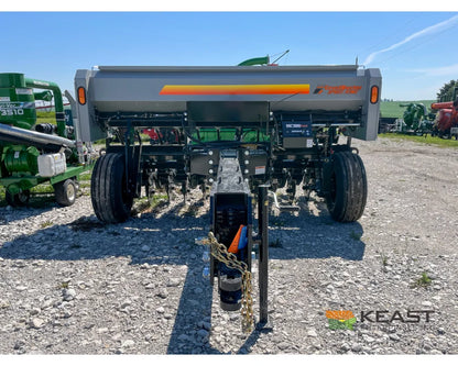Crustbuster 4610 All Plant 10’ Drill 10’’ Spacing Mechanical Drive Drills and Seeders