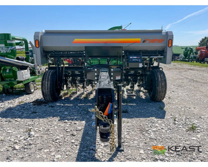 Crustbuster 4610 All Plant 10’ Drill 10’’ Spacing Mechanical Drive Drills and Seeders