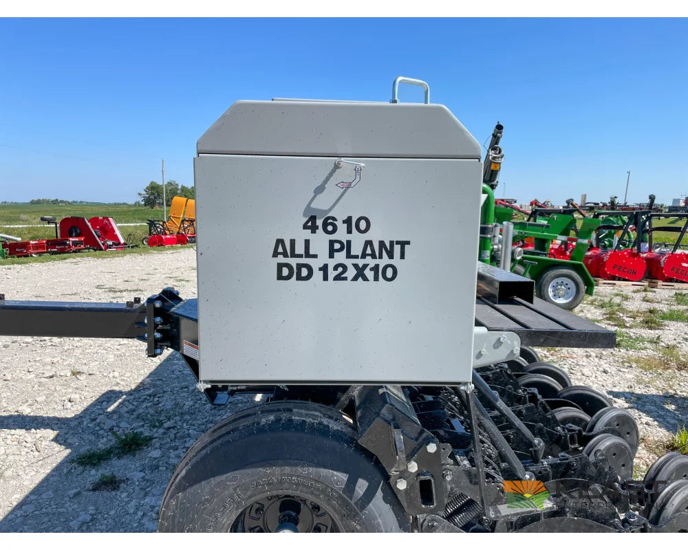 Crustbuster 4610 All Plant 10’ Drill 10’’ Spacing Mechanical Drive Drills and Seeders