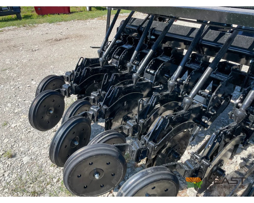 Crustbuster 4610 All Plant 10’ Drill 10’’ Spacing Mechanical Drive Drills and Seeders