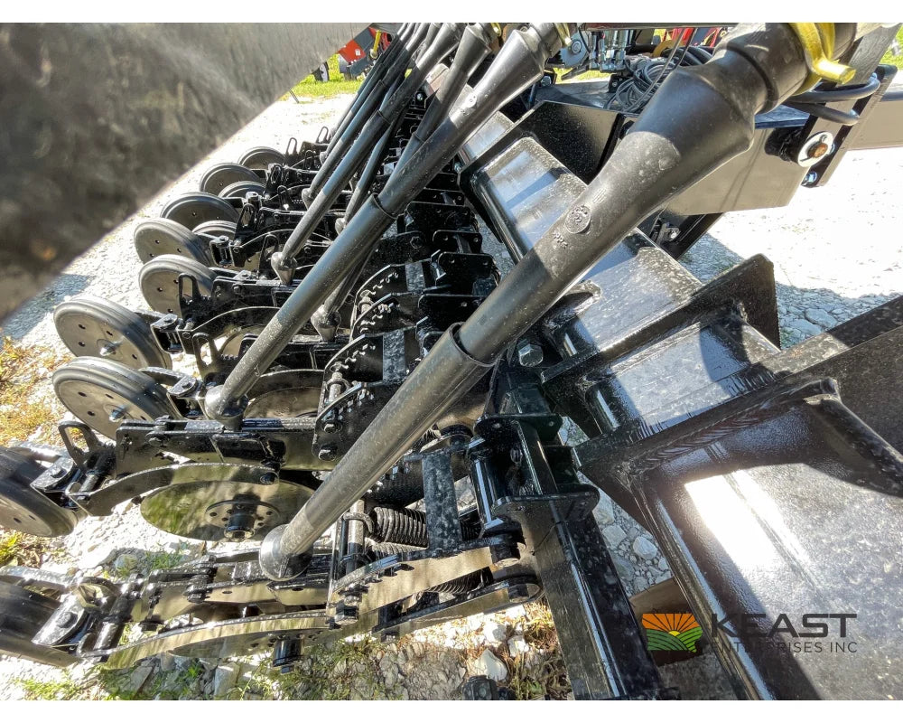 Crustbuster 4610 All Plant 10’ Drill 10’’ Spacing Mechanical Drive Drills and Seeders