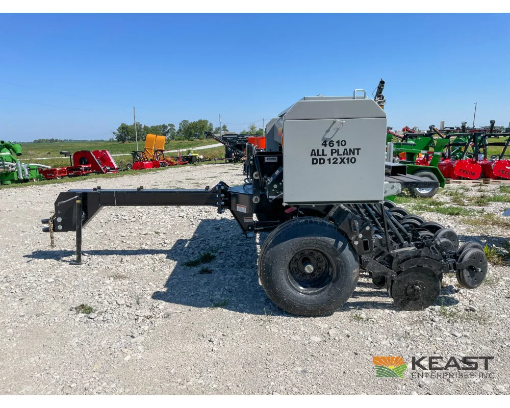 Crustbuster 4610 All Plant 10’ Drill 10’’ Spacing Mechanical Drive Drills and Seeders