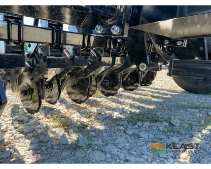 Crustbuster 4610 All Plant 10’ Drill 10’’ Spacing Mechanical Drive Drills and Seeders