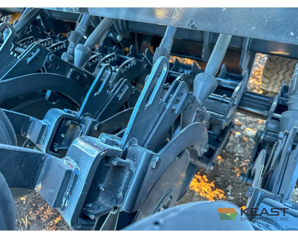 CrustBuster 4750 All Plant 50’ Drill 10’’ Spacing Mechanical Drive Drills and Seeders