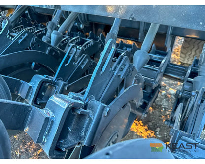 CrustBuster 4750 All Plant 50’ Drill 10’’ Spacing Mechanical Drive Drills and Seeders