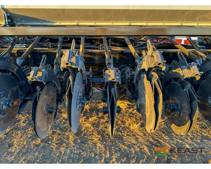 CrustBuster 4750 All Plant 50’ Drill 10’’ Spacing Mechanical Drive Drills and Seeders
