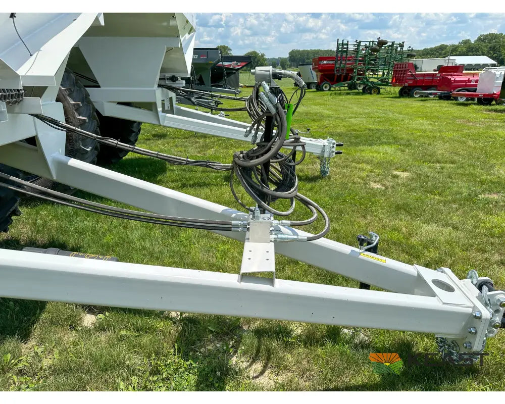 Dalton Mobility 800 Fertilizer Spreader - 8-Ton Capacity Ground & Hydraulic Drive Fertilizer Spreaders