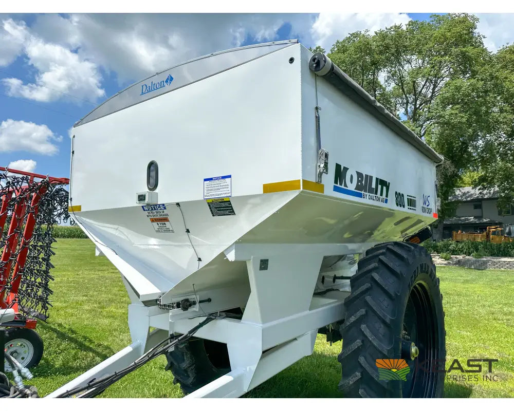 Dalton Mobility 800 Fertilizer Spreader - 8-Ton Capacity Ground & Hydraulic Drive Fertilizer Spreaders