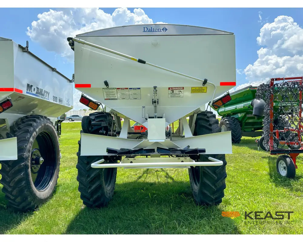 Dalton Mobility 800 Fertilizer Spreader - 8-Ton Capacity Ground & Hydraulic Drive Fertilizer Spreaders