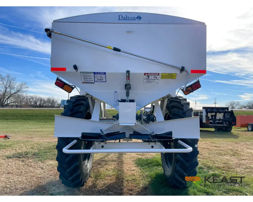 Dalton Mobility 800 Fertilizer Spreader - 8-Ton Capacity Rate Control Module Scales Fertilizer Spreaders