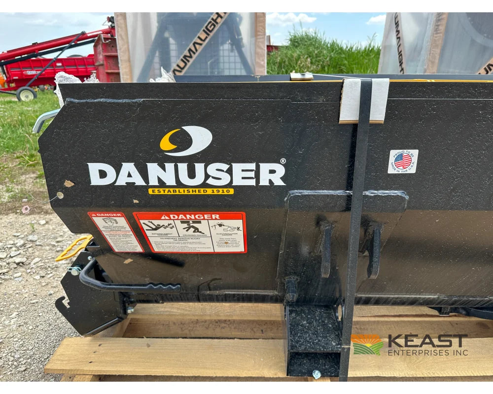 Danuser Mega Mixer Mixing Bucket - 3/4 Yard Capacity 8’’ Auger Skid Steer Mount S75 Mixing Bucket