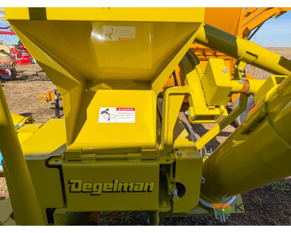 Degelman Renn RMC12 PTO Roller Mill 16’’ Rolls Discharge & Feed Augers Roller Mills