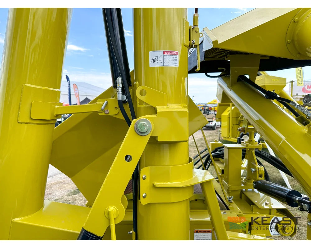 Degelman Renn RMC24 Roller Mill 16’’x24’’ Rolls Folding Feed Auger Discharge Auger Roller Mills