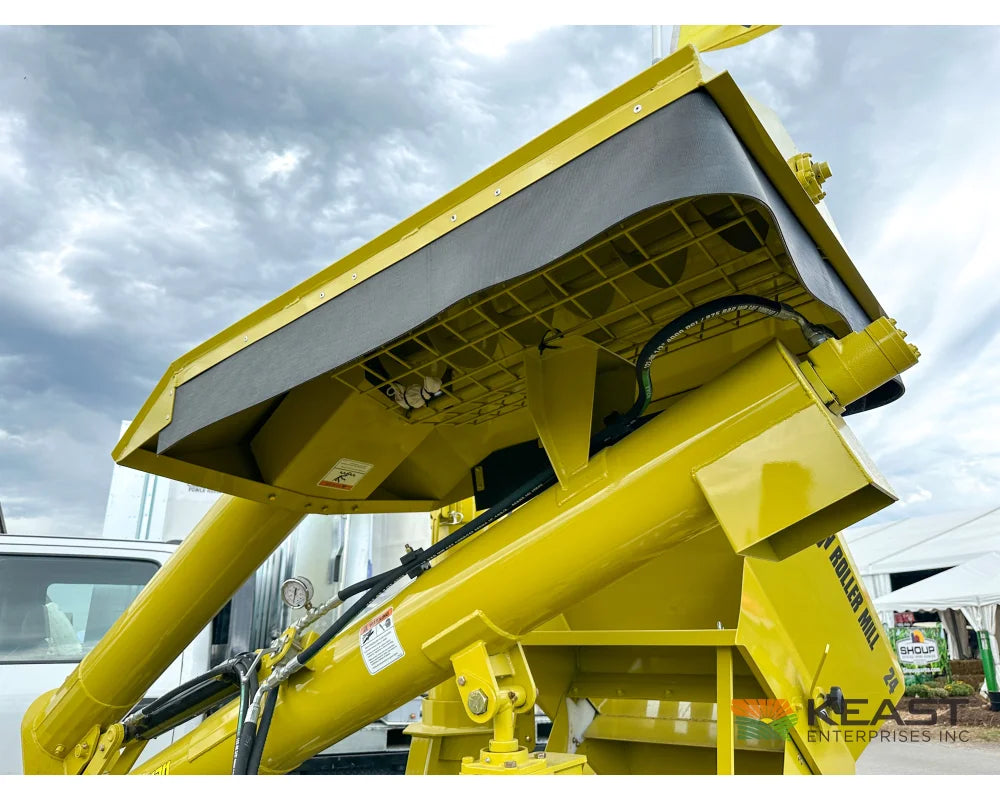 Degelman Renn RMC24 Roller Mill 16’’x24’’ Rolls Folding Feed Auger Discharge Auger Roller Mills
