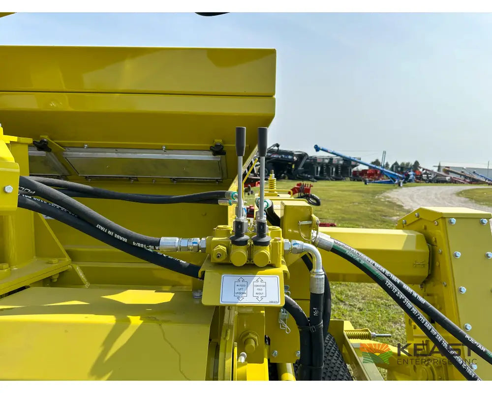 Degelman Renn RMC48 Roller Mill - PTO Drive Conveyor Discharge 16’’ x 48’’ Cast Rolls Roller Mills