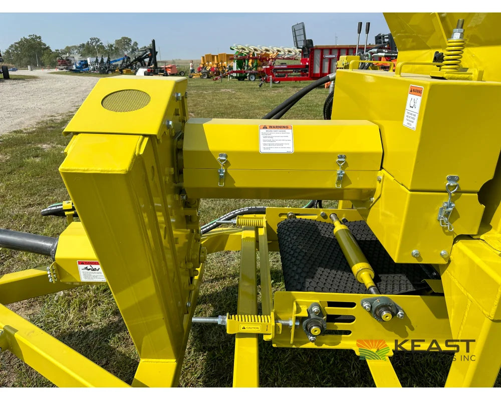 Degelman Renn RMC48 Roller Mill - PTO Drive Conveyor Discharge 16’’ x 48’’ Cast Rolls Roller Mills