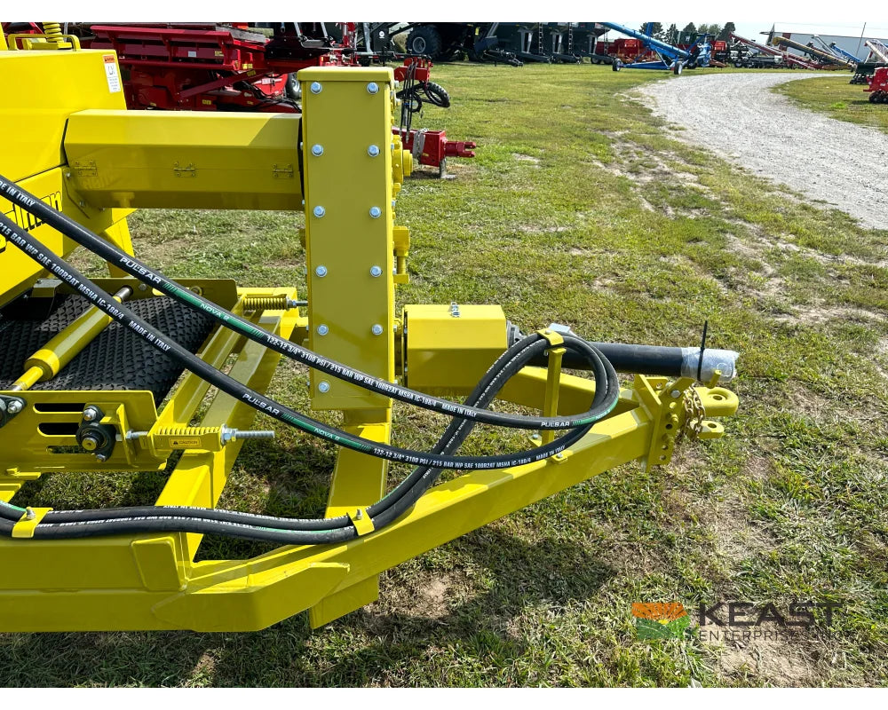 Degelman Renn RMC48 Roller Mill - PTO Drive Conveyor Discharge 16’’ x 48’’ Cast Rolls Roller Mills