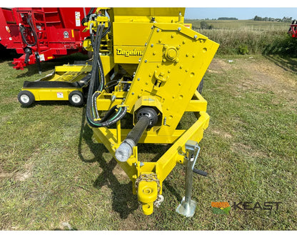 Degelman Renn RMC48 Roller Mill - PTO Drive Conveyor Discharge 16’’ x 48’’ Cast Rolls Roller Mills