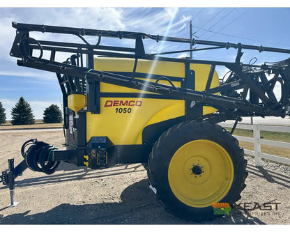 Demco 1050 Gallon Pull-Behind Field Sprayer 60’ Boom Ace Pump TeeJet 845 w/ GPS Speed Sprayers