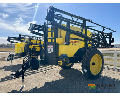 Demco 1050 Gallon Pull-Behind Field Sprayer 60’ Boom Ace Pump TeeJet 845 w/ GPS Speed Sprayers