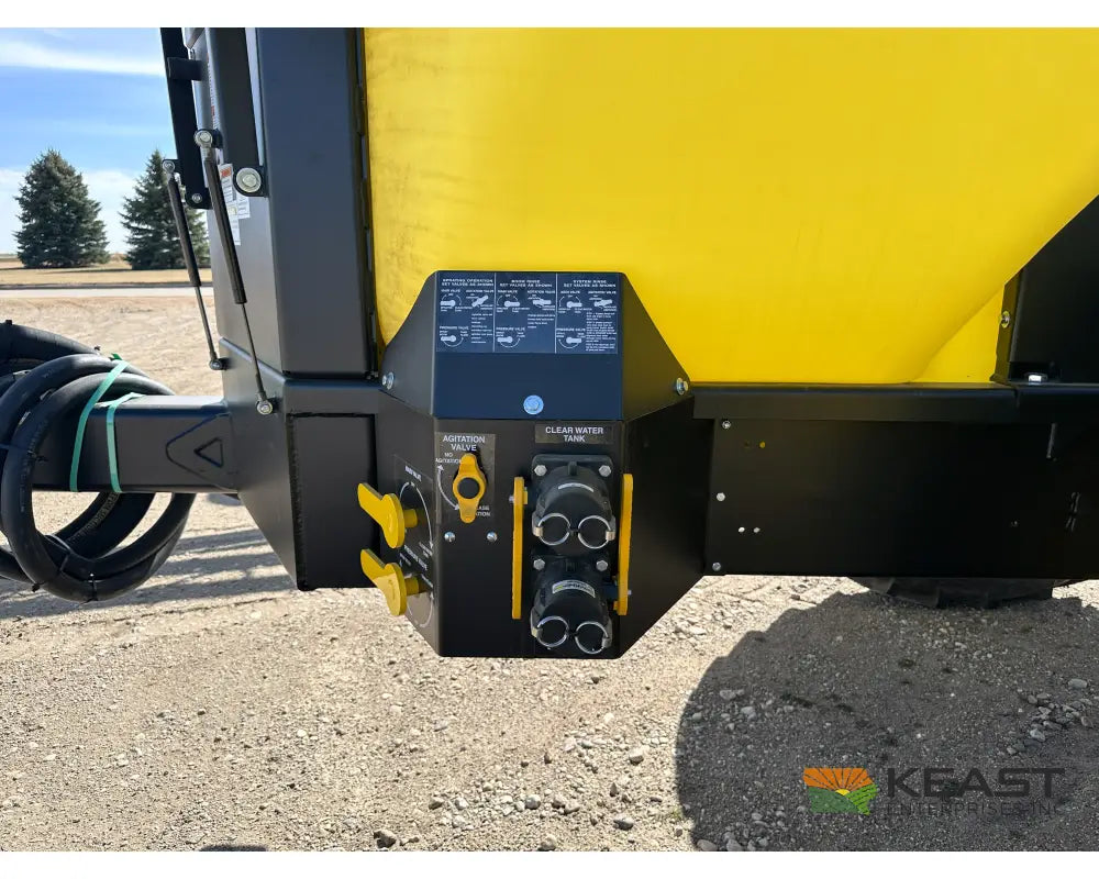 Demco 1050 Gallon Pull-Behind Field Sprayer 60’ Boom Ace Pump TeeJet 845 w/ GPS Speed Sprayers