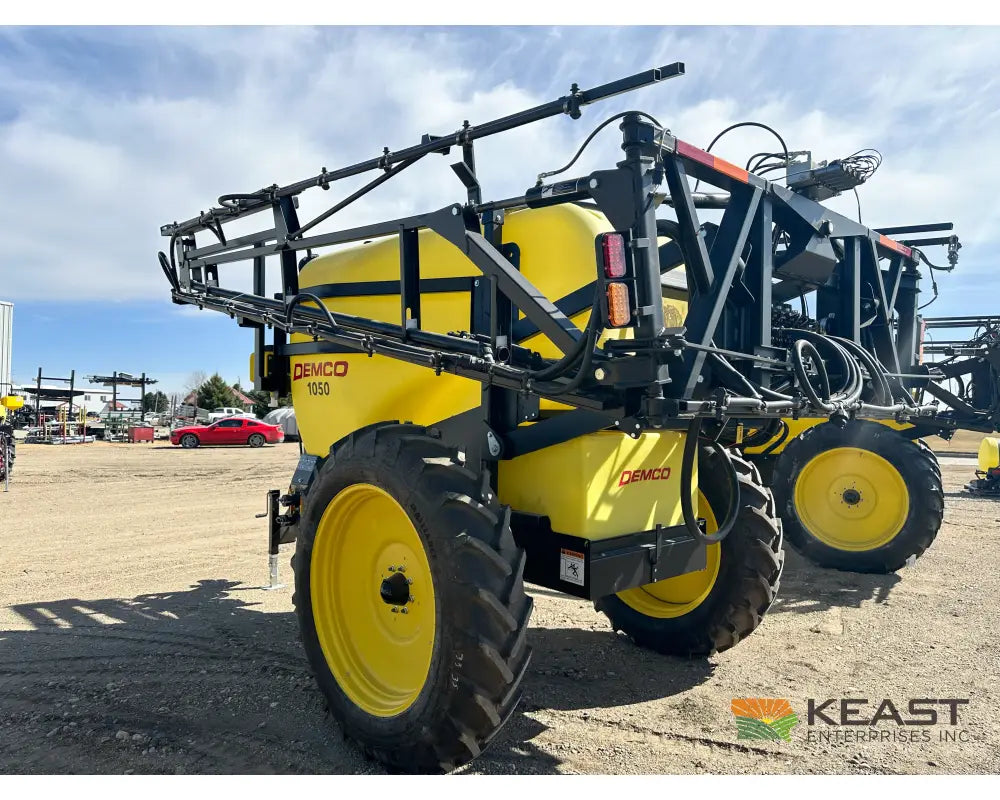 Demco 1050 Gallon Pull-Behind Field Sprayer 60’ Boom Ace Pump TeeJet 845 w/ GPS Speed Sprayers
