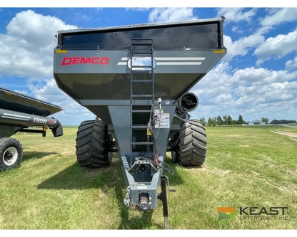 Demco 1100 Grain Cart - 1,100 Bushel Capacity Scales Roll Tarp 1050 Tires Grain Carts