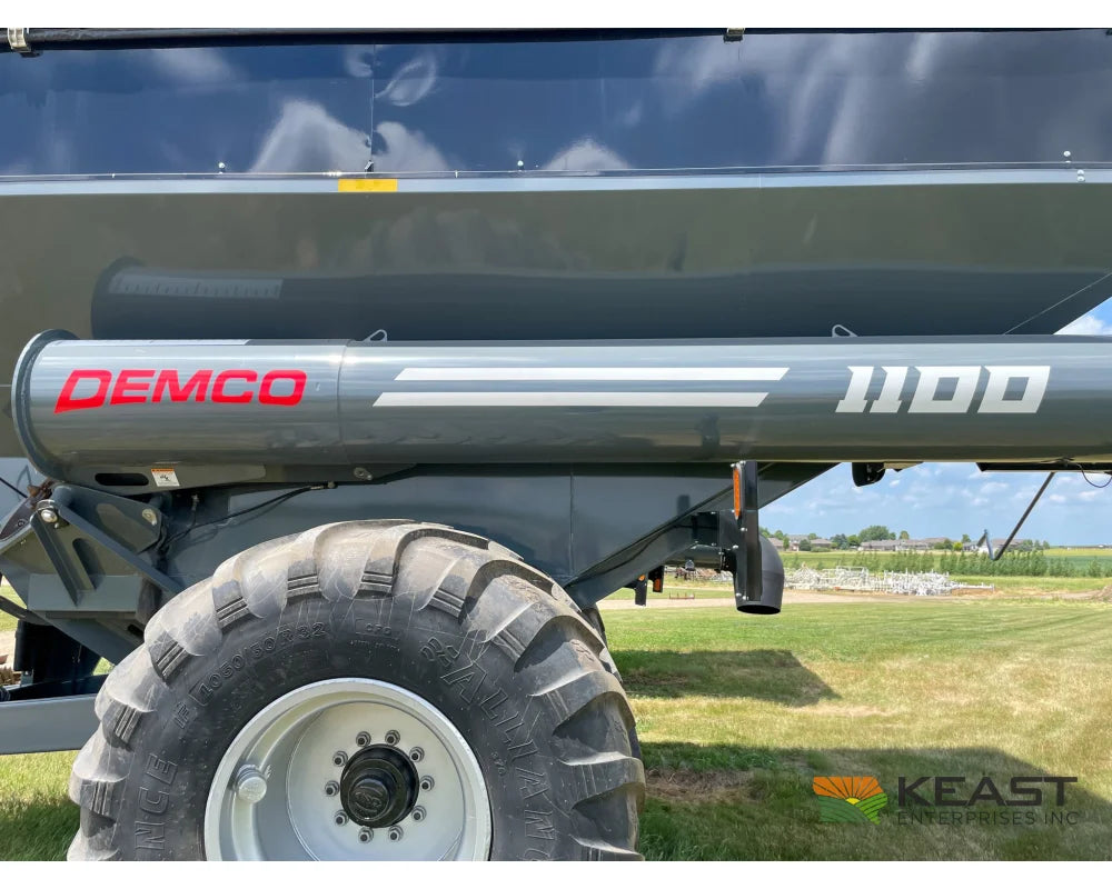 Demco 1100 Grain Cart - 1,100 Bushel Capacity Scales Roll Tarp 1050 Tires Grain Carts