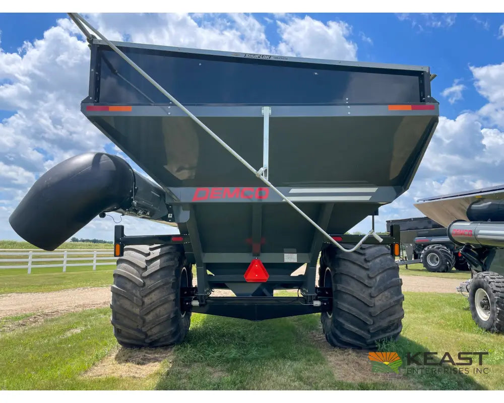Demco 1100 Grain Cart - 1,100 Bushel Capacity Scales Roll Tarp 1050 Tires Grain Carts