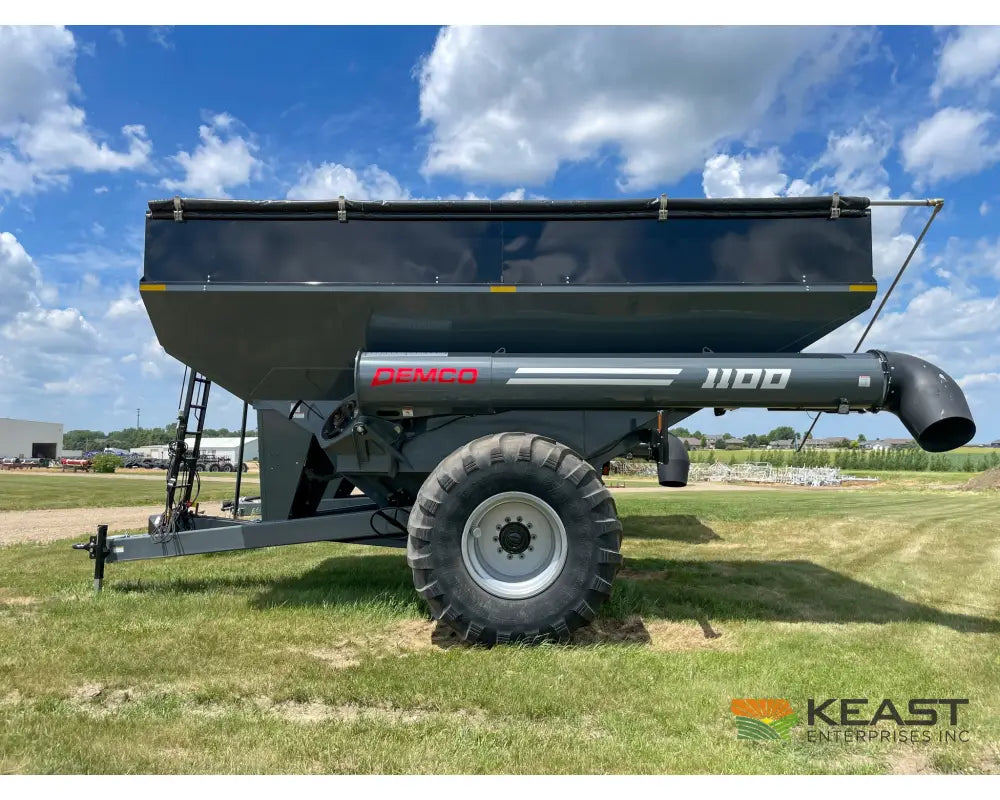 Demco 1100 Grain Cart - 1,100 Bushel Capacity Scales Roll Tarp 1050 Tires Grain Carts