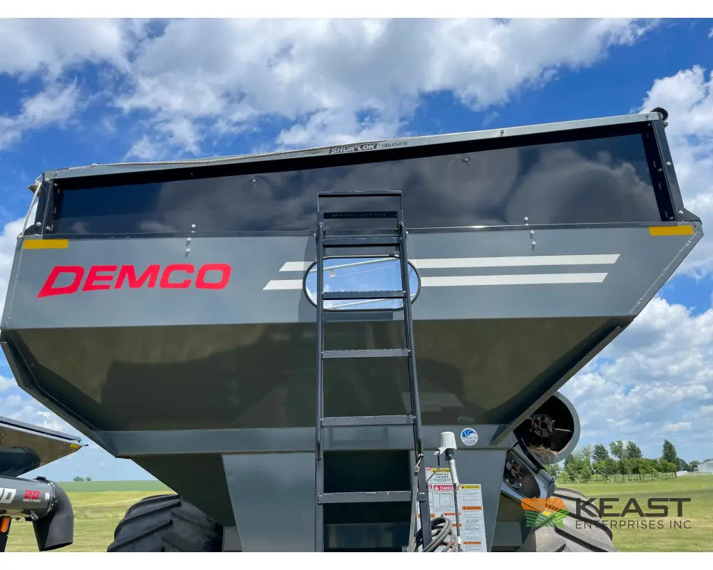 Demco 1100 Grain Cart - 1,100 Bushel Capacity Scales Roll Tarp 1050 Tires Grain Carts
