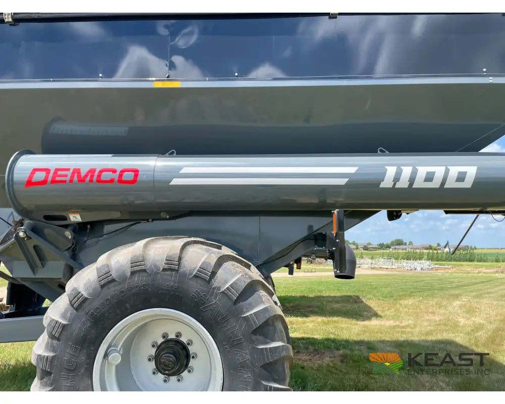 Demco 1100 Grain Cart - 1,100 Bushel Capacity Scales Roll Tarp 1050 Tires Grain Carts