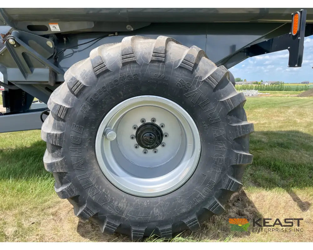 Demco 1100 Grain Cart - 1,100 Bushel Capacity Scales Roll Tarp 1050 Tires Grain Carts