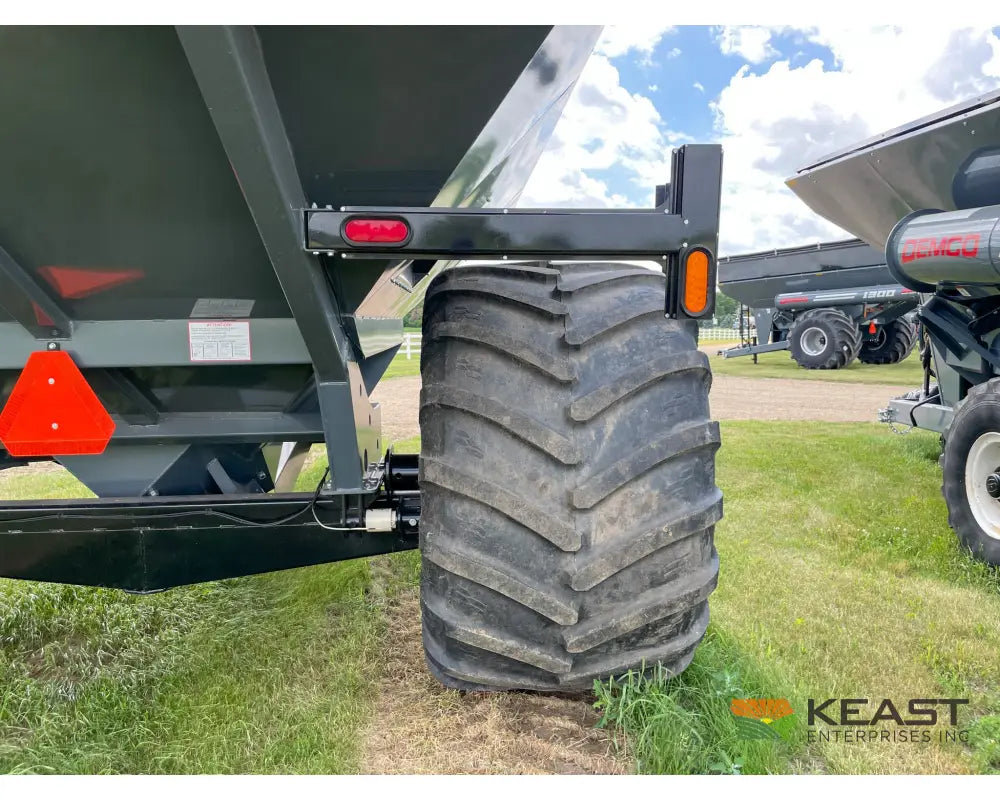 Demco 1100 Grain Cart - 1,100 Bushel Capacity Scales Roll Tarp 1050 Tires Grain Carts