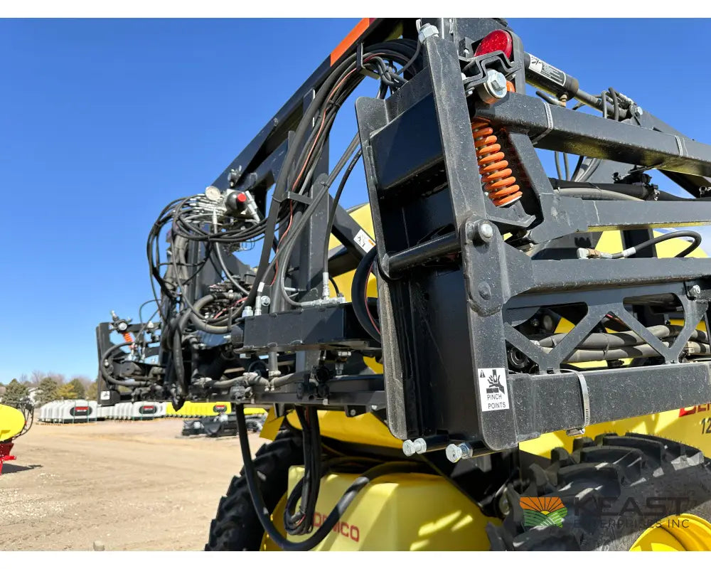 Demco 1250 Gallon Pull-Behind Field Sprayer 90’ Boom Ace Pump TeeJet Regulator Raven 450 Sprayers