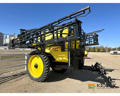 Demco 1250 Gallon Pull-Behind Field Sprayer 90’ Boom Ace Pump TeeJet Regulator Raven 450 Sprayers