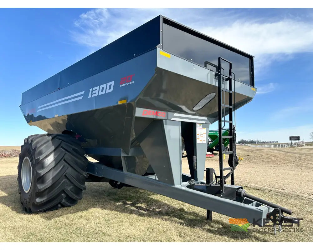 Demco 1300 Grain Cart 1,300 Bushel Capacity Scales Roll Tarp 1250 Tires Grain Carts