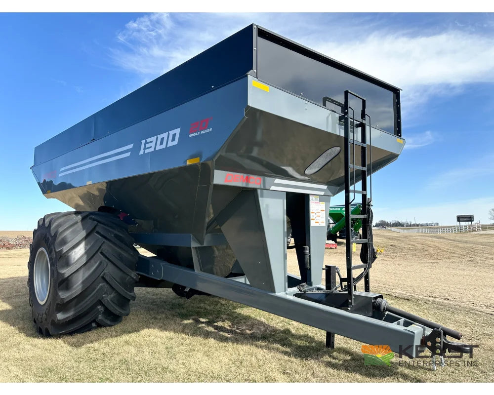 Demco 1300 Grain Cart 1,300 Bushel Capacity Scales Roll Tarp 1250 Tires Grain Carts