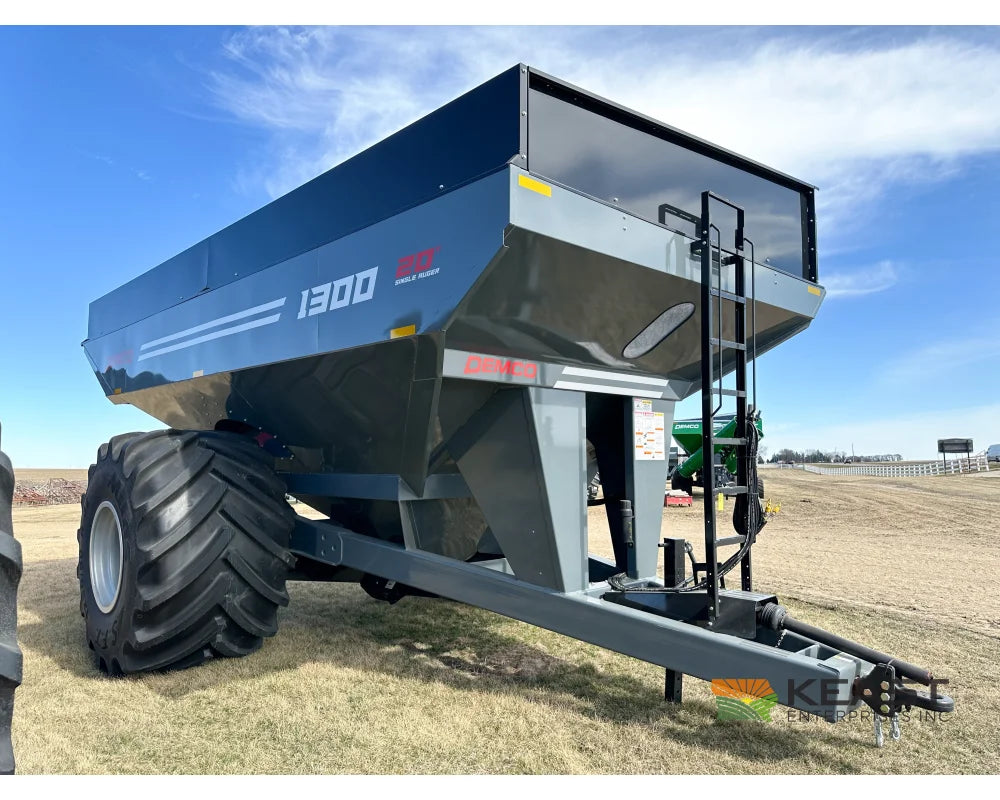 Demco 1300 Grain Cart 1,300 Bushel Capacity Scales Roll Tarp 1250 Tires Grain Carts