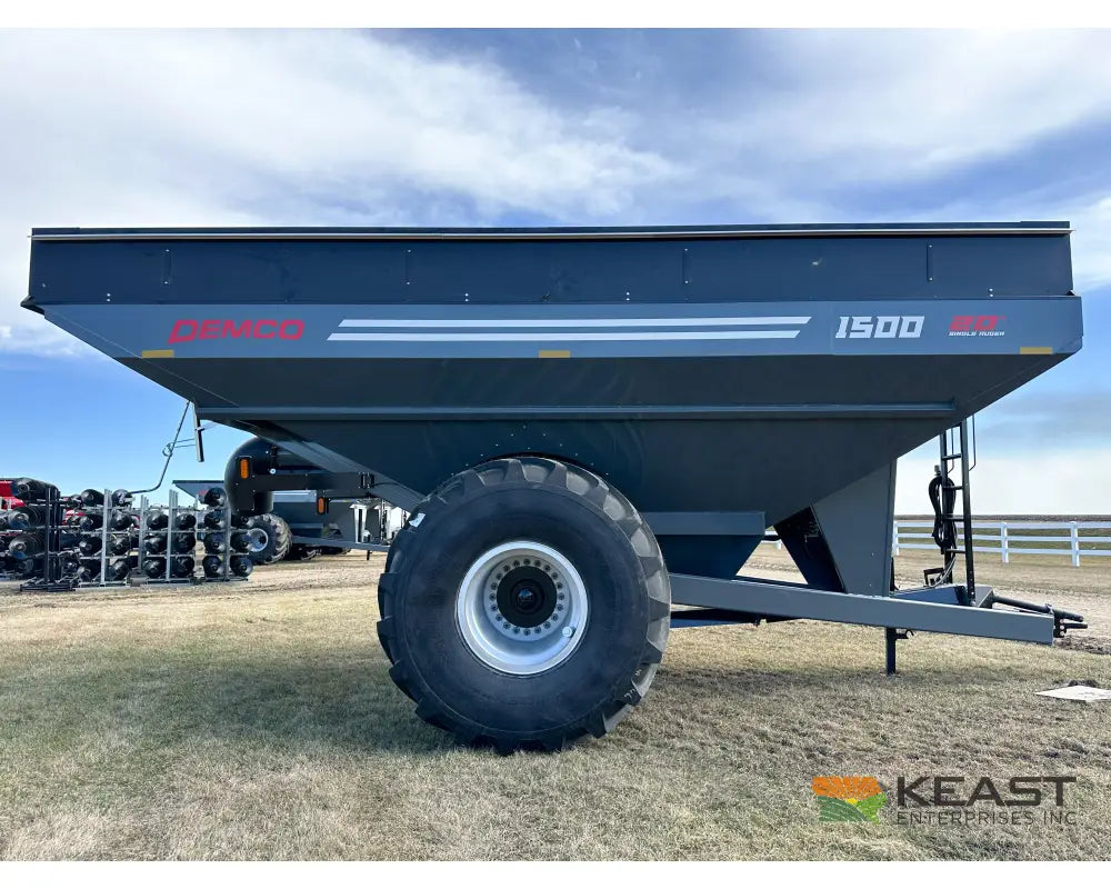 Demco 1500 Grain Cart 1,500 Bushel Capacity Roll Tarp 1250 Tires Grain Carts