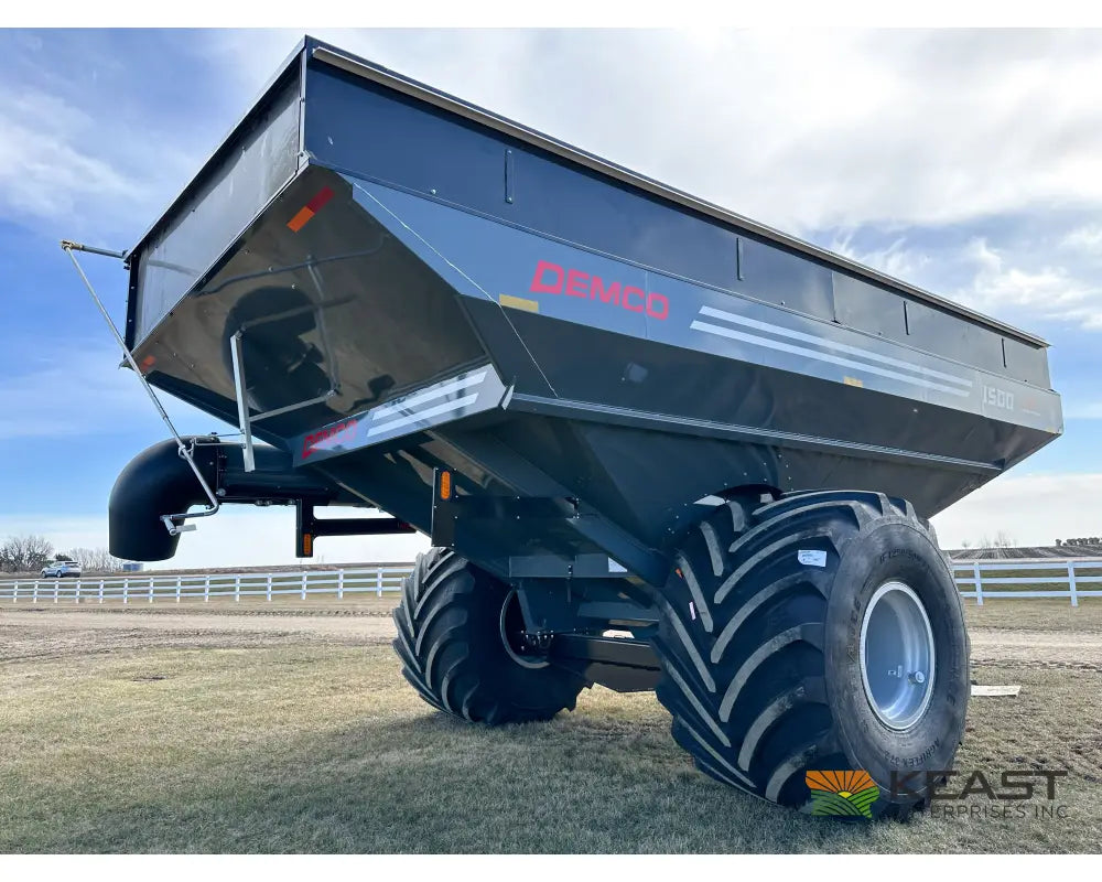 Demco 1500 Grain Cart 1,500 Bushel Capacity Roll Tarp 1250 Tires Grain Carts